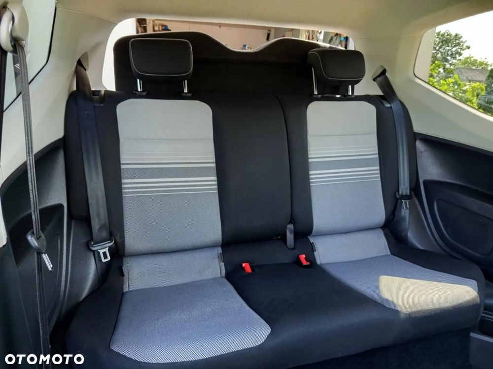 Volkswagen up! black - 6