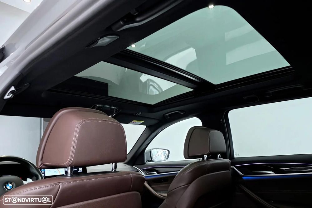 BMW 530 e Pack Desportivo M - 15