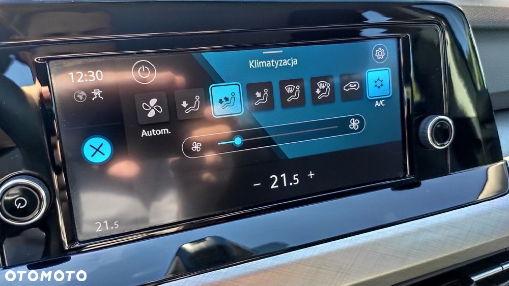 Volkswagen Golf - 24