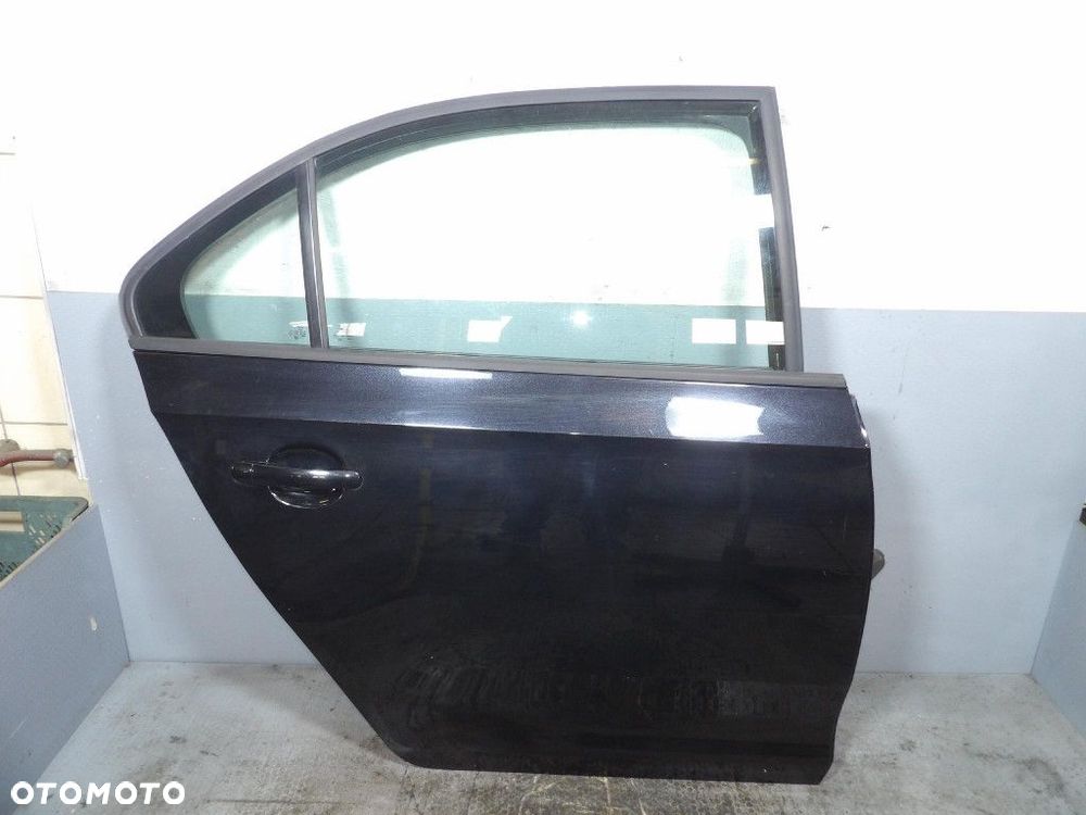 SKODA RAPID LIFTBACK DRZWI TYŁ PRAWE LF9R - 1