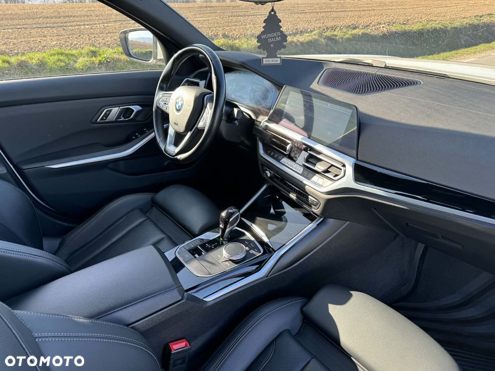 BMW Seria 3 318d Sport Line Shadow - 19