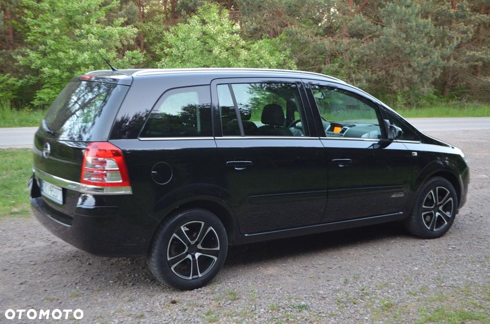 Opel Zafira 1.6 - 9