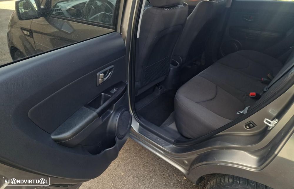 Kia Soul 1.6 CRDi TX - 12
