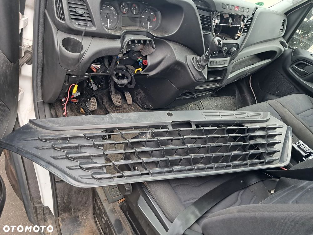 Iveco Daily VI (14-) L5H3 Części karoseria silnik wnętrze - 9