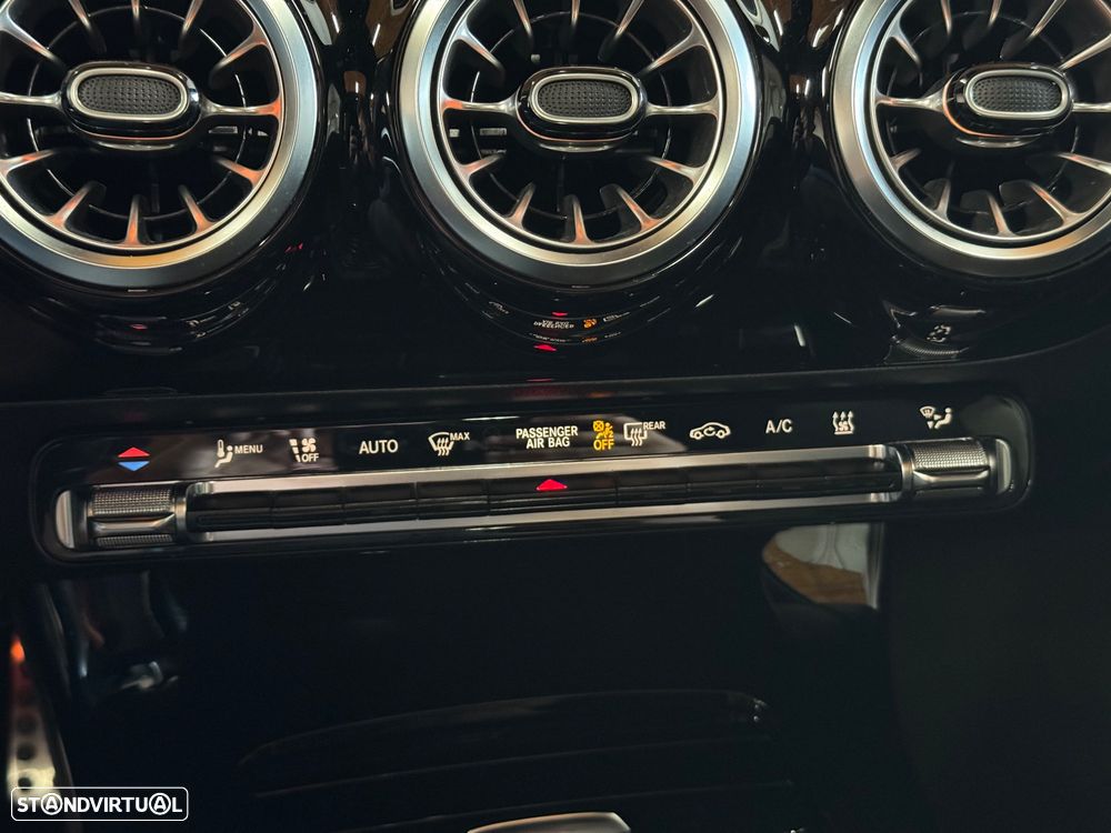 Mercedes-Benz A 250 e 8G-DCT AMG Line - 30