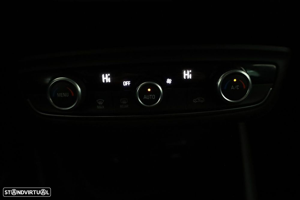 Opel Crossland 1.2 T Design & Tech - 11