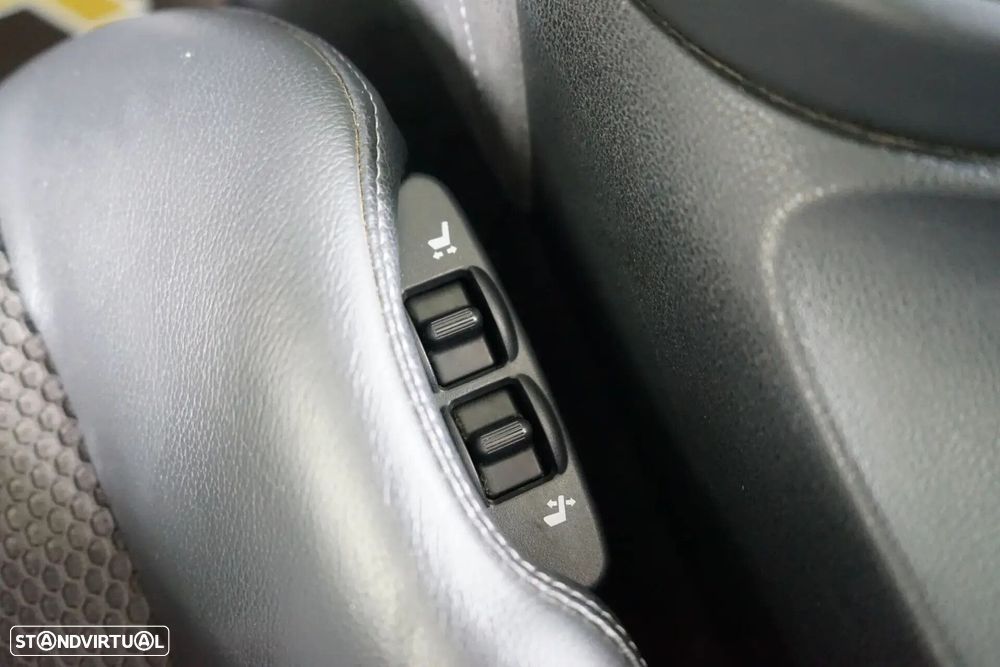 Nissan 370 Z - 32