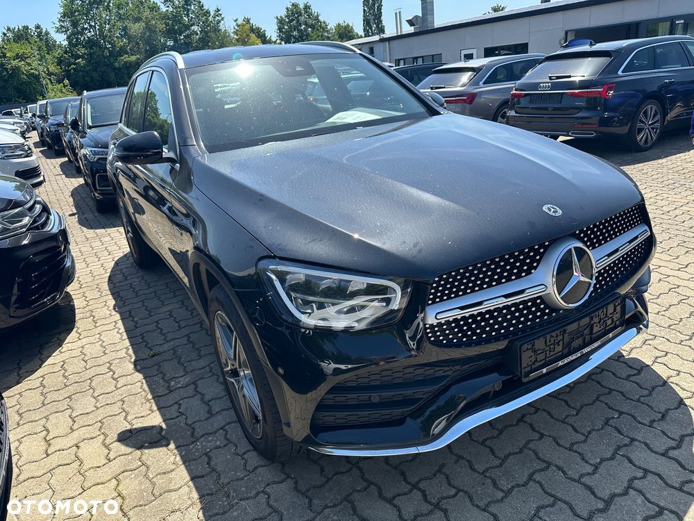 Mercedes-Benz GLC 300 d 4Matic 9G-TRONIC AMG Line - 17