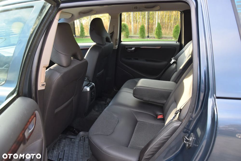Volvo XC 70 AWD Momentum - 20