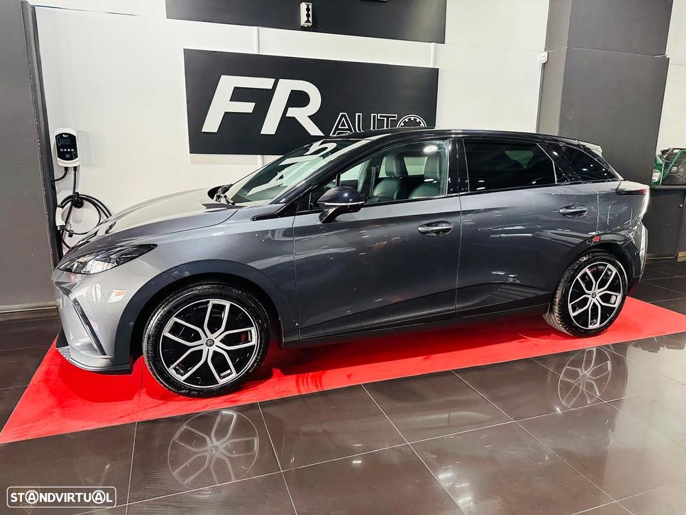MG MG4 64 kWh Luxury - 8