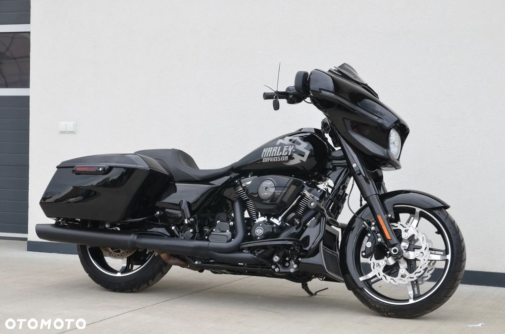 Harley-Davidson Touring Street Glide - 19