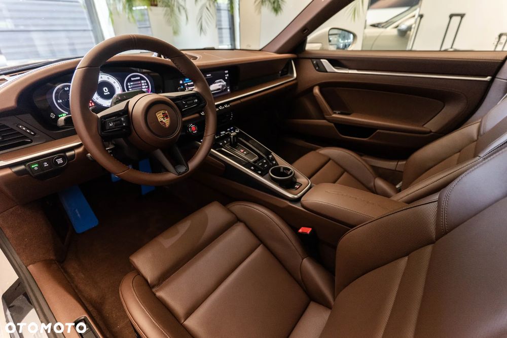 Porsche 911 Carrera 4S - 9