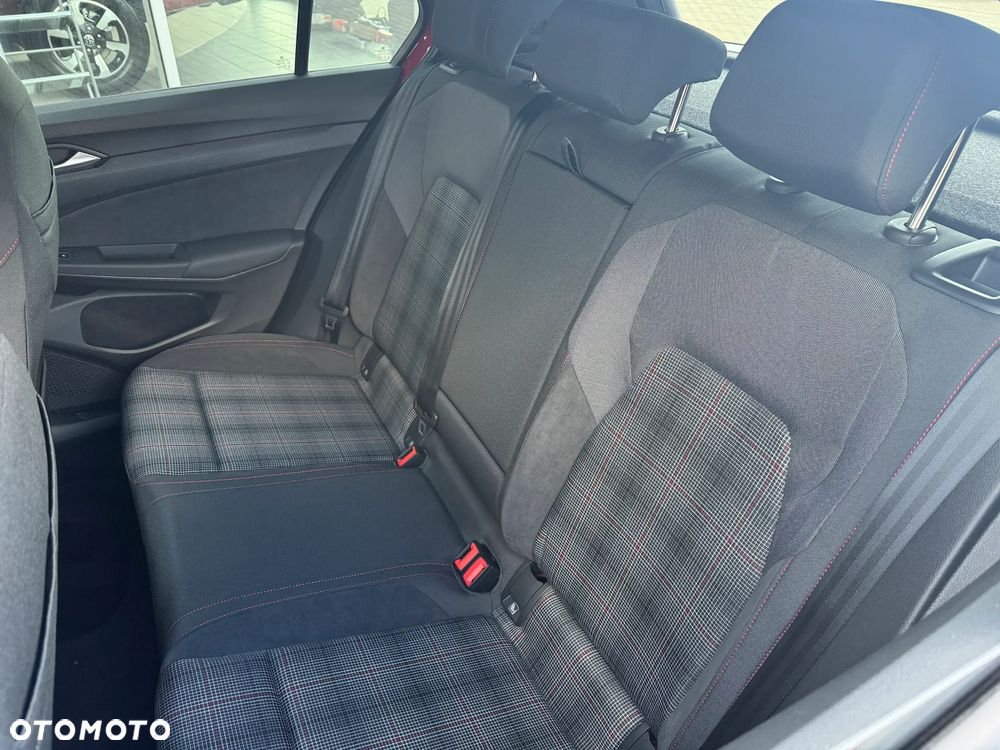 Volkswagen Golf - 13