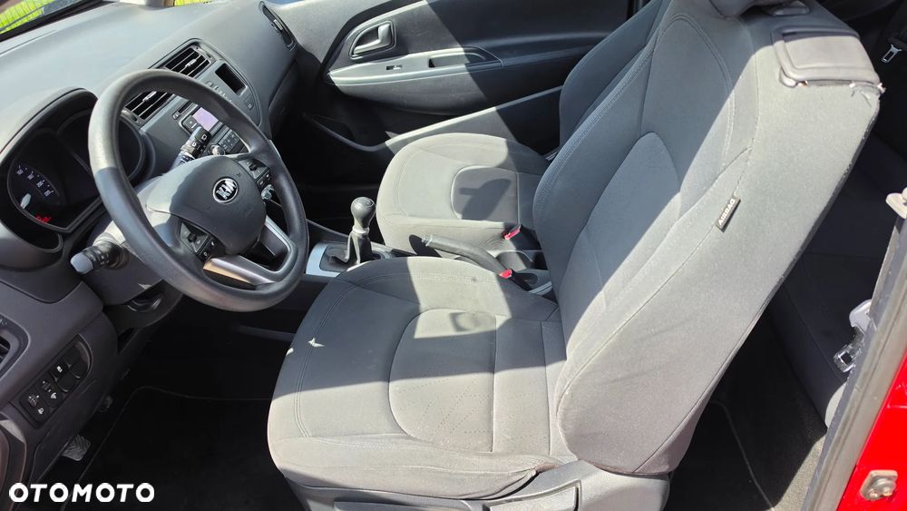 Kia Rio 1.2 Dream Team Edition - 11