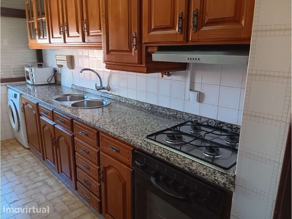 Apartamento T2+1 com aproveitamento do sotão em Alfornelos. - Grande imagem: 4/12