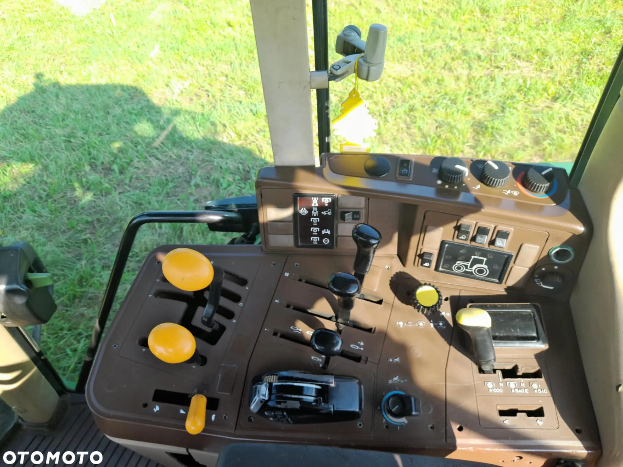 John Deere 6910 - 7