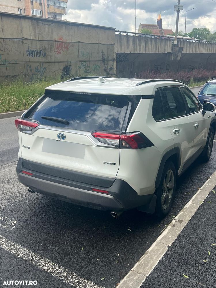 Toyota RAV4 - 6