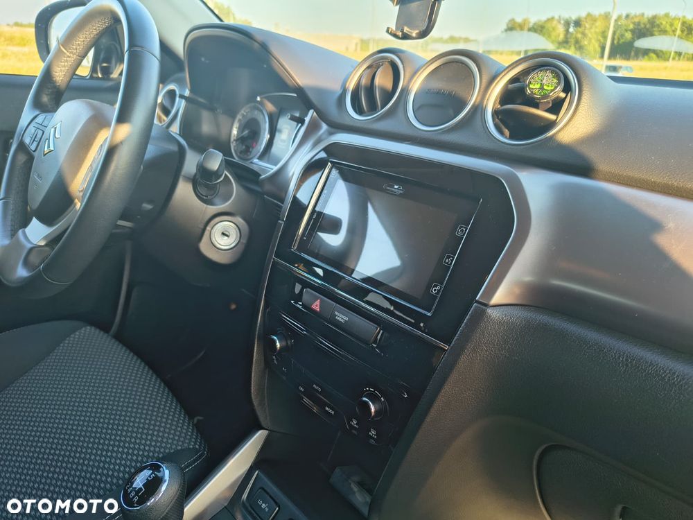 Suzuki Vitara 1.4 Boosterjet SHVS Premium 4WD - 23