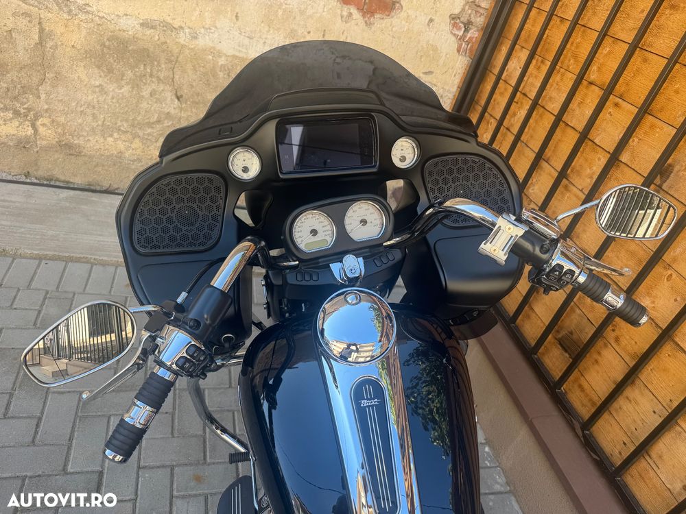 Harley-Davidson CVO Road Glide Limited - 3