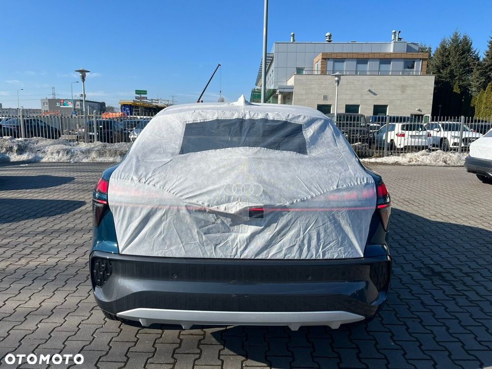 Audi Q3 Sportback - 4