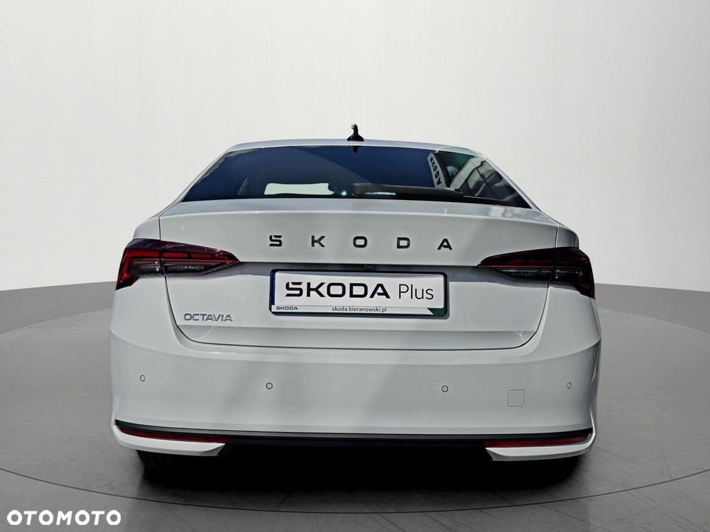 Skoda Octavia 1.5 TSI mHEV Selection DSG - 6