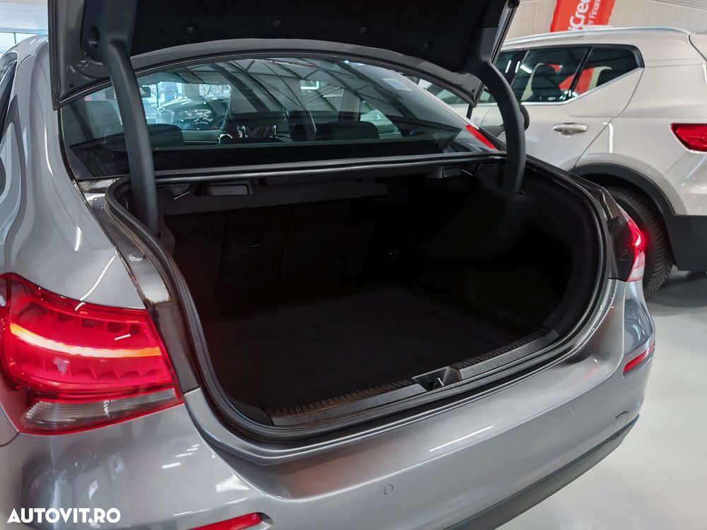 Mercedes-Benz A 180 d Sedan Aut. - 25