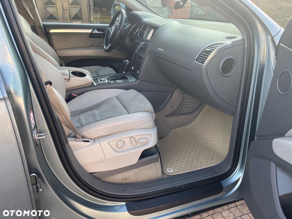 Audi Q7 - 10