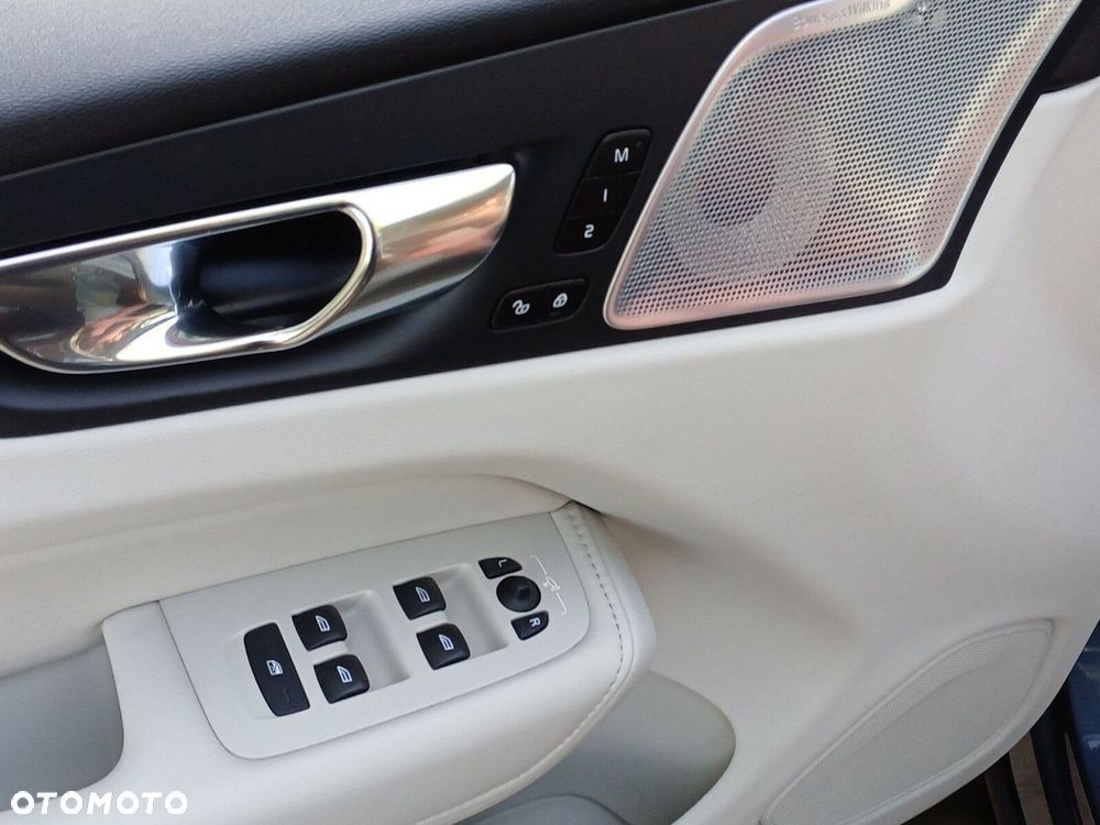 Volvo XC 60 B5 D AWD Inscription - 17