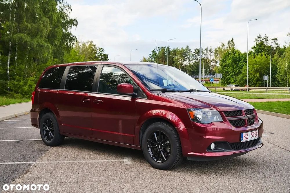 Dodge Grand Caravan - 4