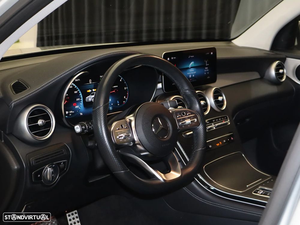 Mercedes-Benz GLC 300 d 4Matic 9G-TRONIC AMG Line - 24