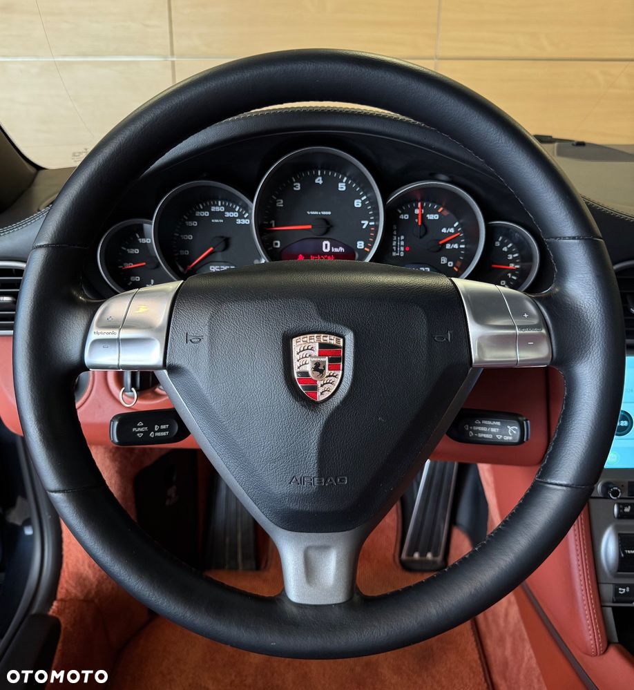 Porsche 911 Carrera Tiptronic S - 16