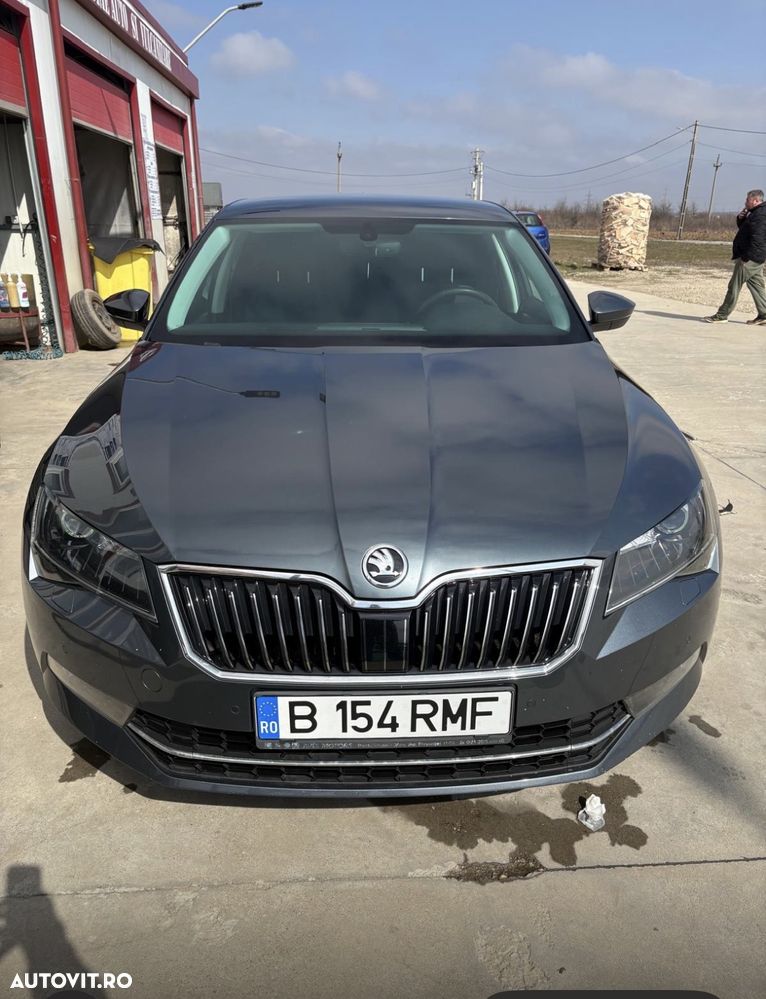 Skoda Superb 2.0 TDI DSG Ambition - 2