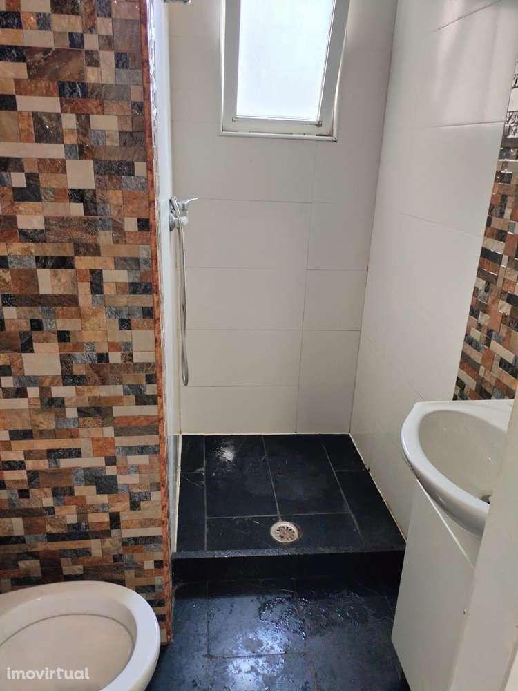 LOFT T0 PARA ARRENDAR - SANTARÉM - Grande imagem: 3/5