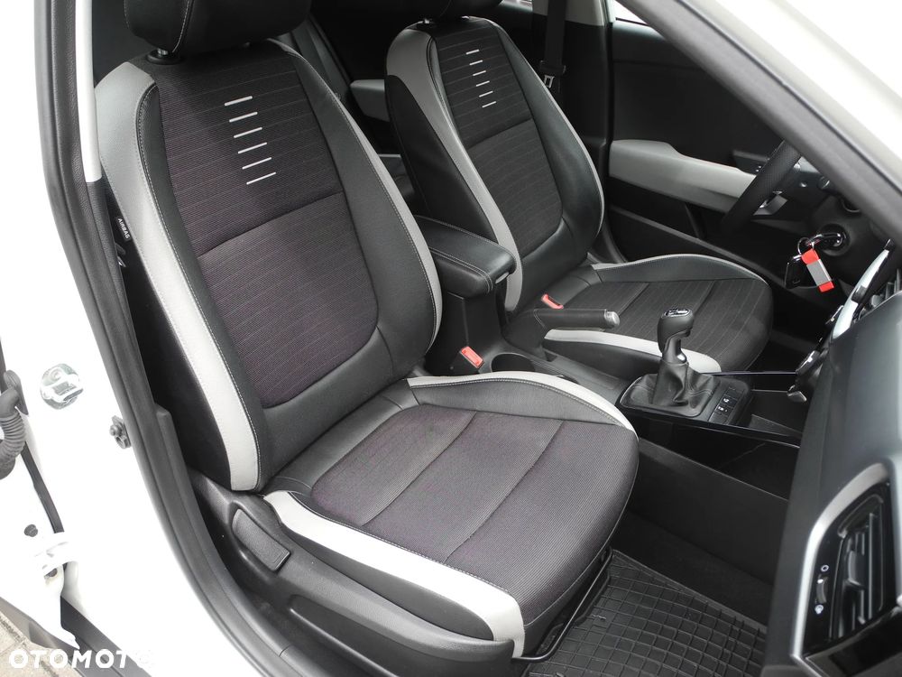 Kia Stonic - 17