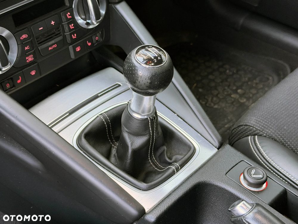 Audi A3 Sportback 2.0 TDI DPF S line Sportpaket plus - 24