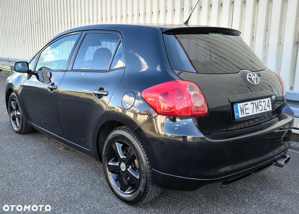 Toyota Auris 2.2 D-4D D-CAT - 4