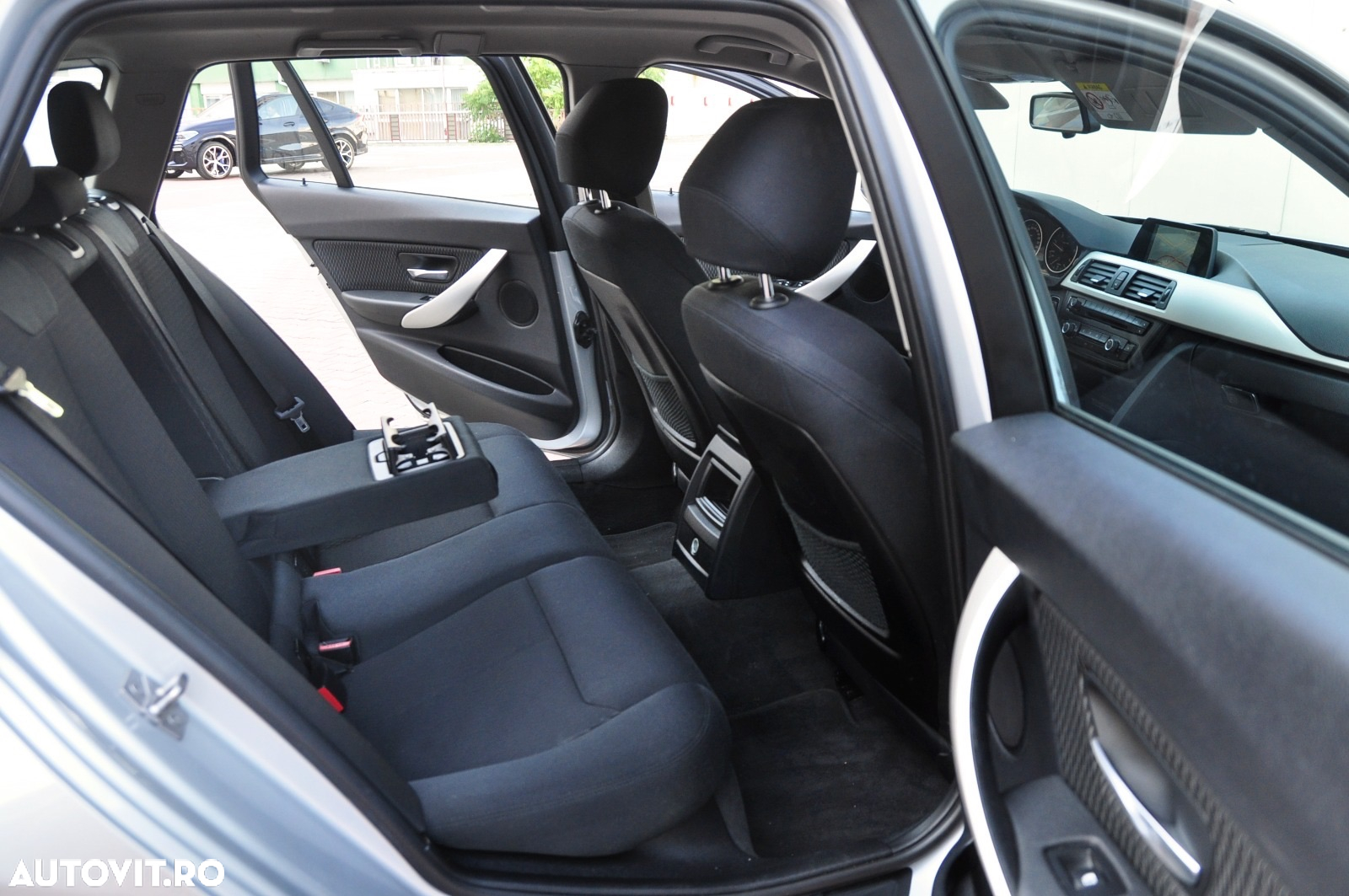 BMW Seria 3 318d Touring Aut. Blue Performance Sport Line - 19