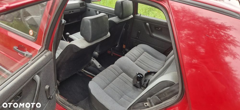 Volkswagen Golf 1.6 CL - 10