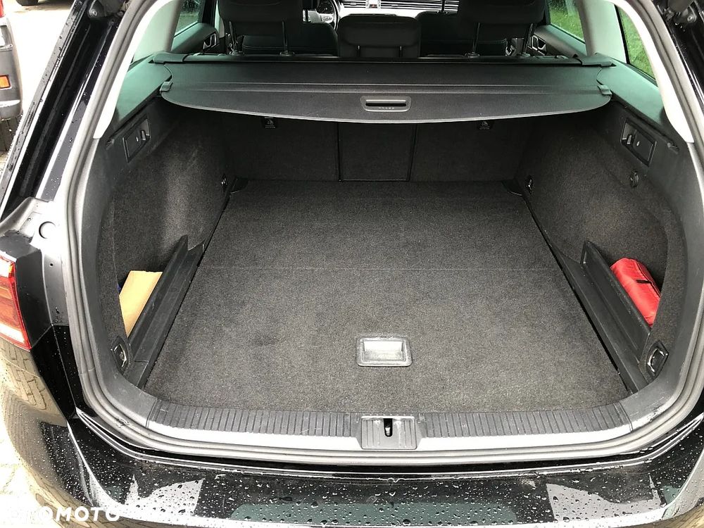 Volkswagen Passat Variant 2.0 TDI EVO Business DSG - 29