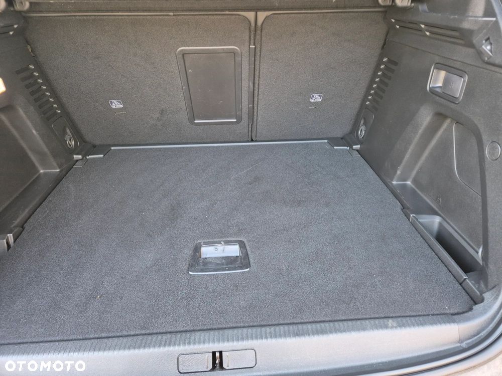 Peugeot 3008 1.2 PureTech Allure Pack S&S EAT8 - 11