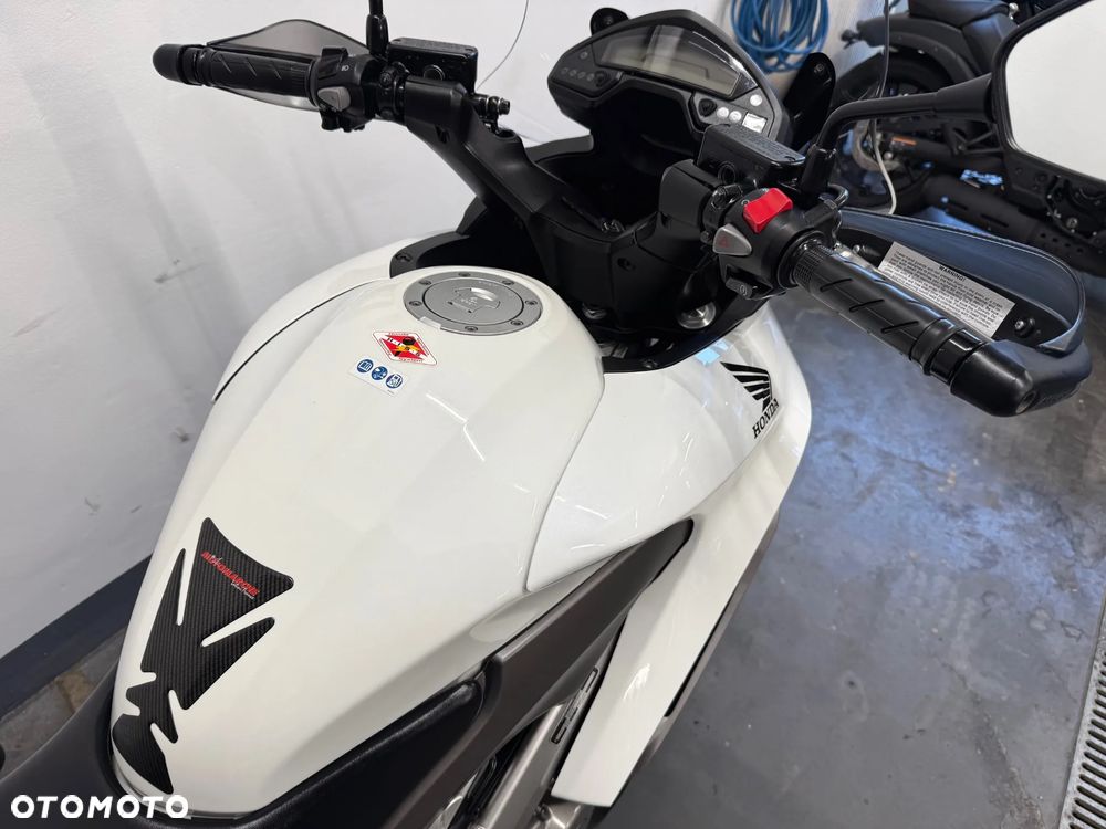 Honda VFR - 29