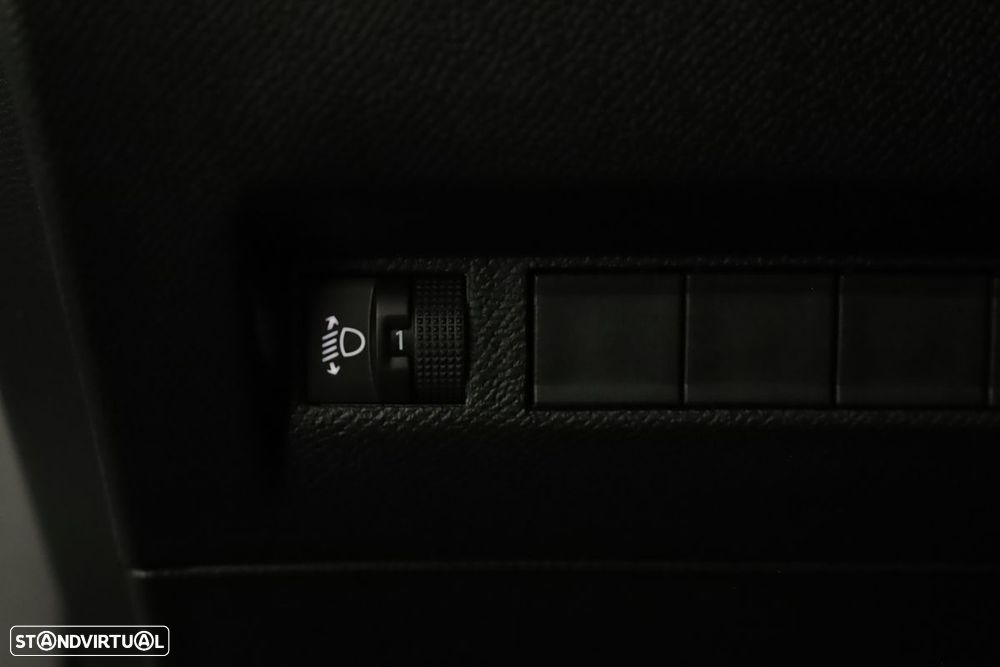 Peugeot 2008 1.2 PureTech Allure - 19