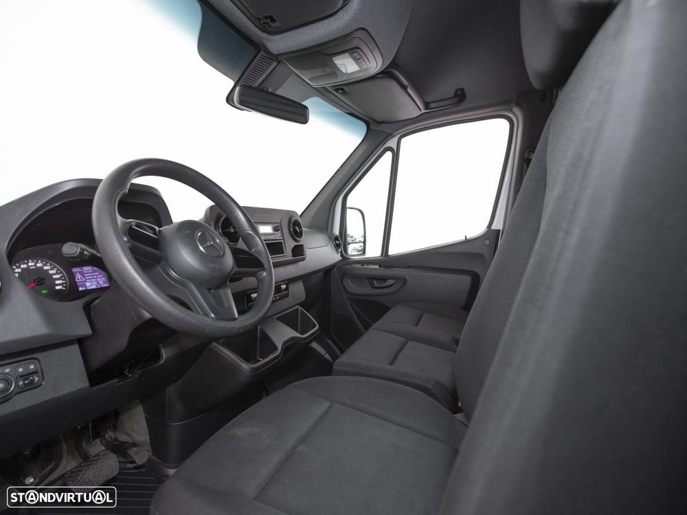 Mercedes-Benz E-SPRINTER - 8