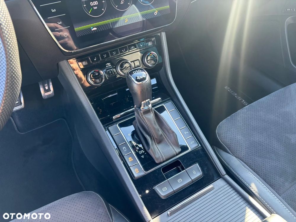 Skoda Superb 2.0 TSI 4x4 Sportline DSG - 13