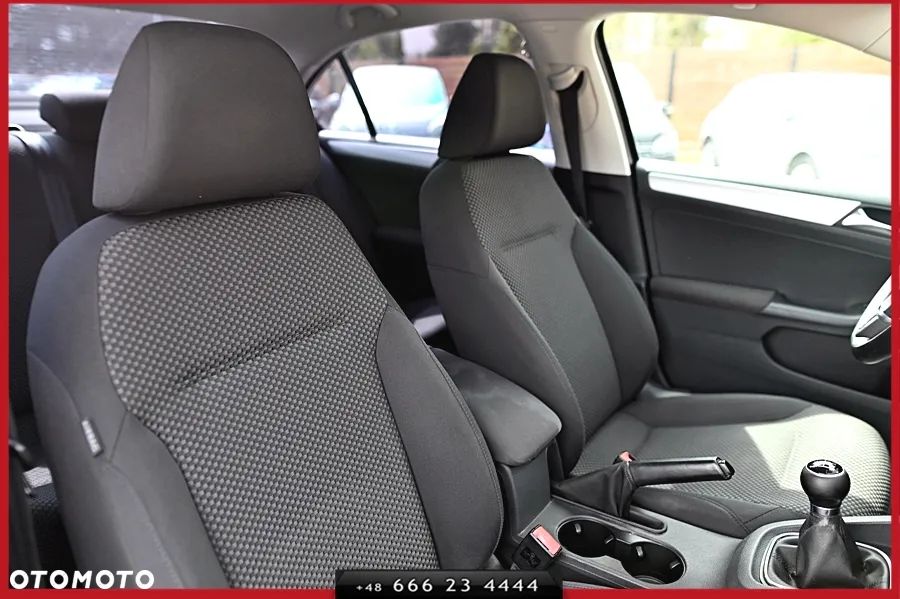 Volkswagen Jetta 1.2 TSI BlueMotion Technology Comfortline - 22