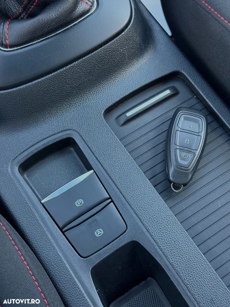Ford Focus 1.0 EcoBoost MHEV ST-Line - 28