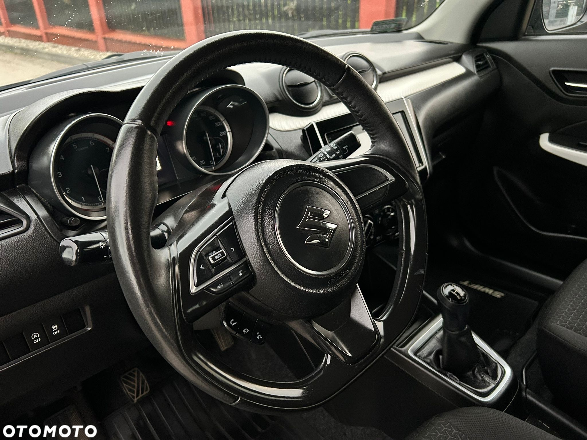 Suzuki Swift 1.2 Premium - 6