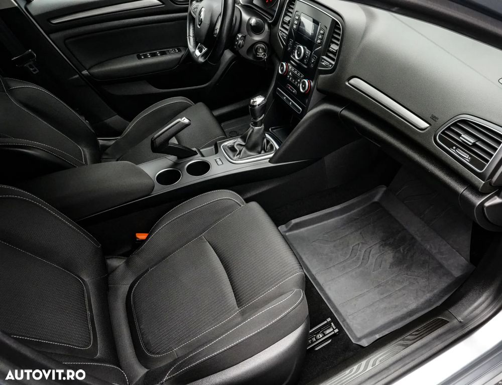 Renault Megane Blue dCi 116 Zen - 12