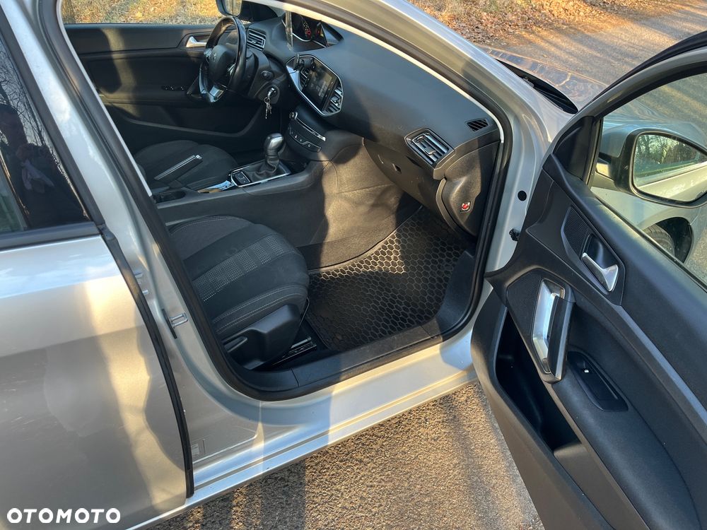 Peugeot 308 BlueHDi FAP 120 EAT6 Stop & Start Active - 29