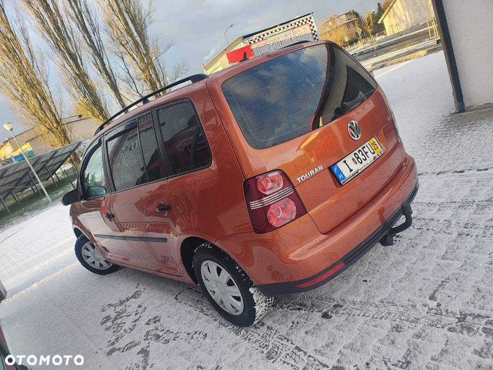 Volkswagen Touran 1.4 TSI DSG Trendline - 3